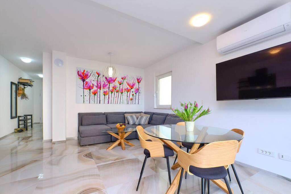 Apartments Olea マリ・ロシニュ エクステリア 写真