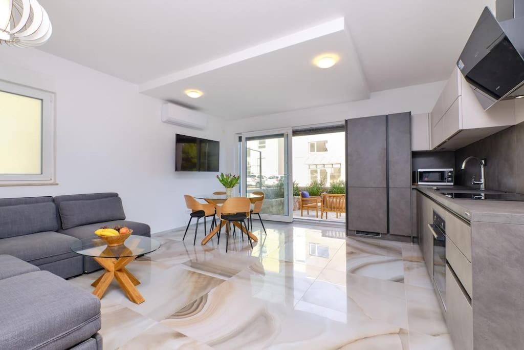 Apartments Olea マリ・ロシニュ エクステリア 写真