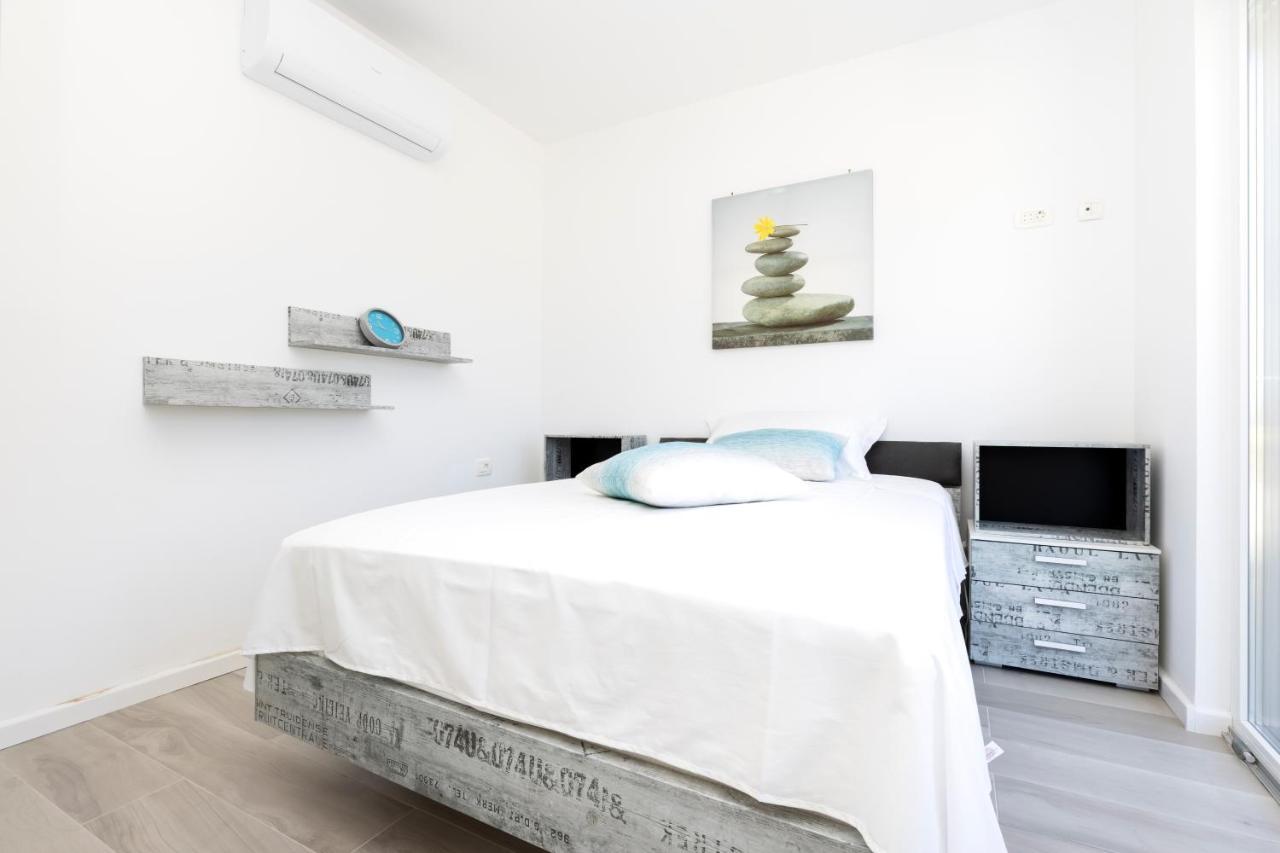 Apartments Olea マリ・ロシニュ エクステリア 写真